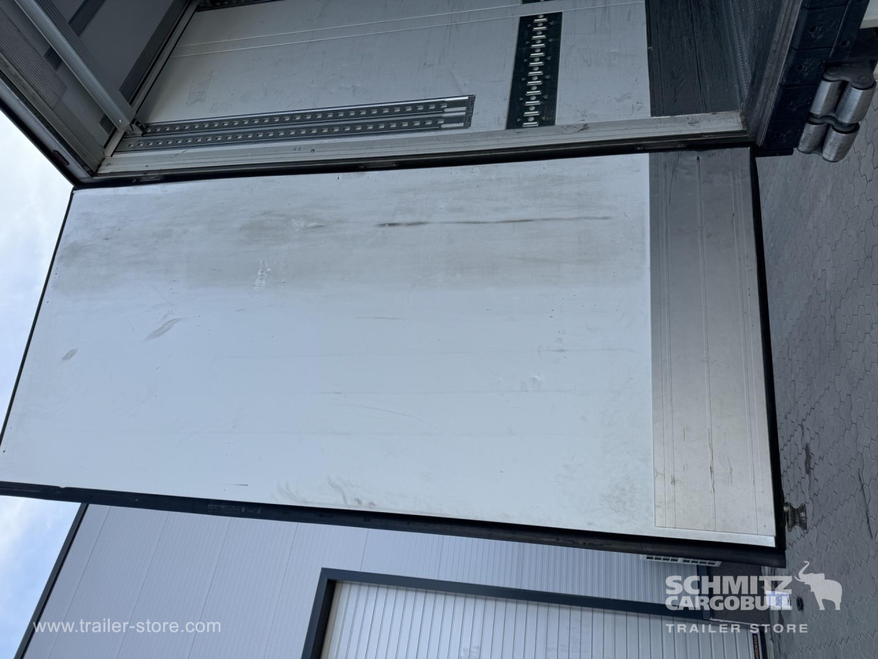 SCHMITZ Reefer Standard Double deck - نصف مقطورة متساوي الحرارة: صورة 4 SCHMITZ Reefer Standard Double deck - نصف مقطورة متساوي الحرارة: صورة 4