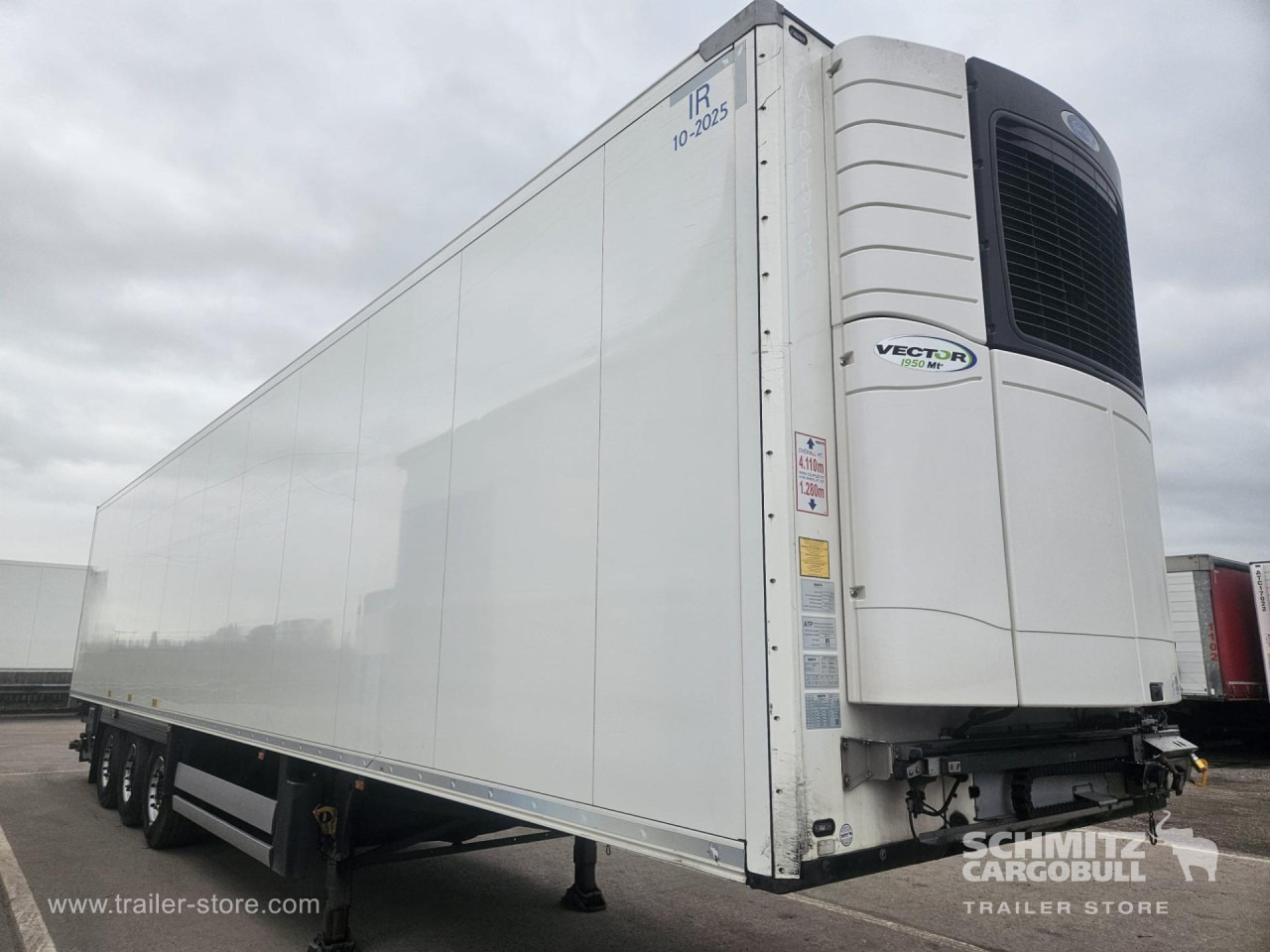 SCHMITZ Reefer Multitemp Taillift - نصف مقطورة متساوي الحرارة: صورة 1 SCHMITZ Reefer Multitemp Taillift - نصف مقطورة متساوي الحرارة: صورة 1