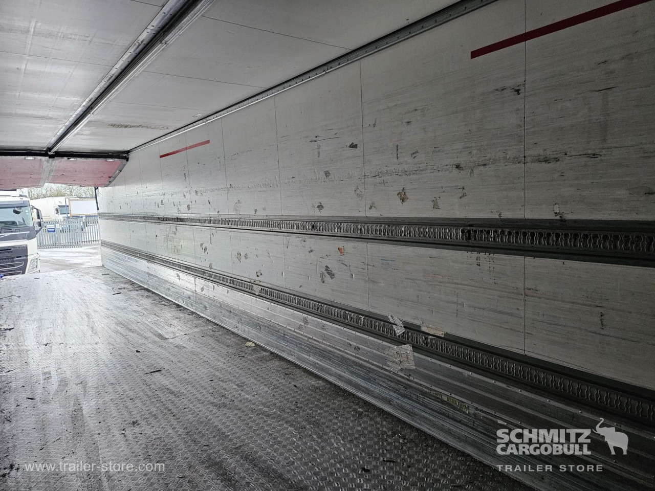 SCHMITZ Reefer Multitemp - نصف مقطورة متساوي الحرارة: صورة 4 SCHMITZ Reefer Multitemp - نصف مقطورة متساوي الحرارة: صورة 4