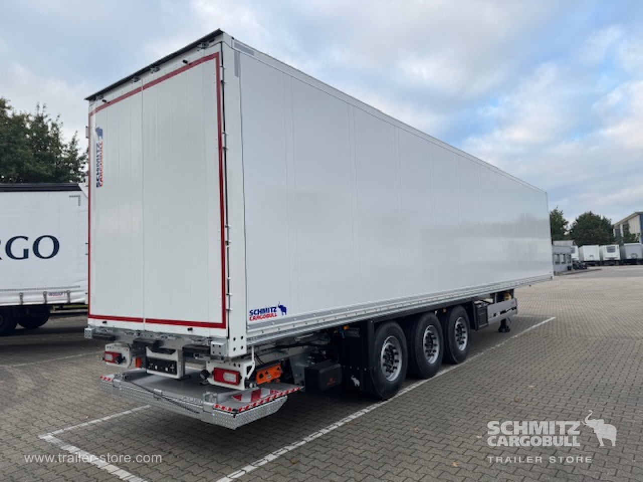SCHMITZ Oplegger Kasten Standard Taillift - نصف مقطورة صندوق مغلق: صورة 1 SCHMITZ Oplegger Kasten Standard Taillift - نصف مقطورة صندوق مغلق: صورة 1