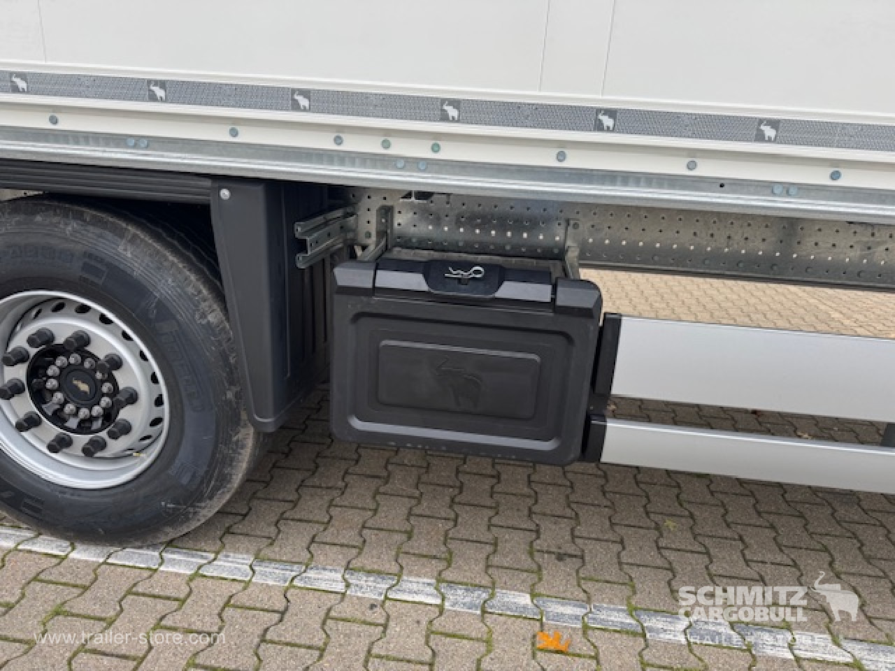 SCHMITZ Oplegger Kasten Standard Taillift - نصف مقطورة صندوق مغلق: صورة 2 SCHMITZ Oplegger Kasten Standard Taillift - نصف مقطورة صندوق مغلق: صورة 2
