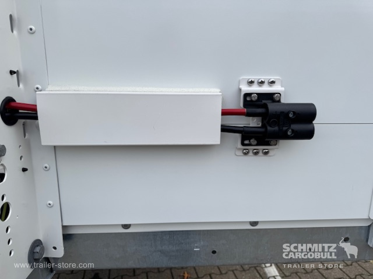 SCHMITZ Oplegger Kasten Standard Taillift - نصف مقطورة صندوق مغلق: صورة 3 SCHMITZ Oplegger Kasten Standard Taillift - نصف مقطورة صندوق مغلق: صورة 3