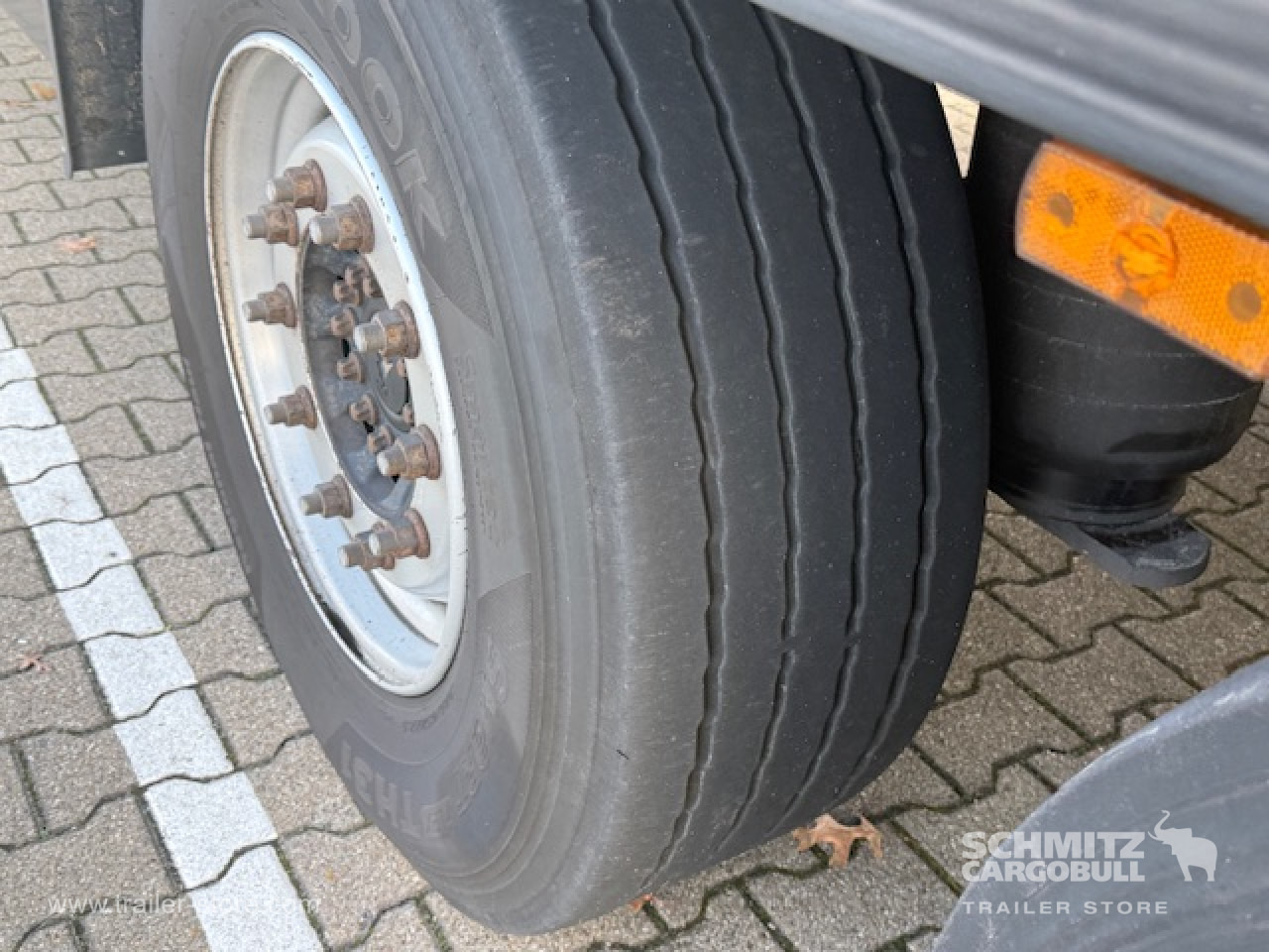 SCHMITZ Oplegger Kasten Standard Taillift - نصف مقطورة صندوق مغلق: صورة 4 SCHMITZ Oplegger Kasten Standard Taillift - نصف مقطورة صندوق مغلق: صورة 4