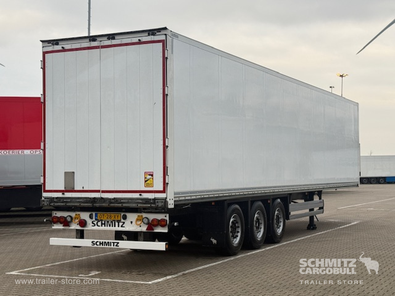 SCHMITZ Oplegger Kasten Standard - نصف مقطورة صندوق مغلق: صورة 1 SCHMITZ Oplegger Kasten Standard - نصف مقطورة صندوق مغلق: صورة 1