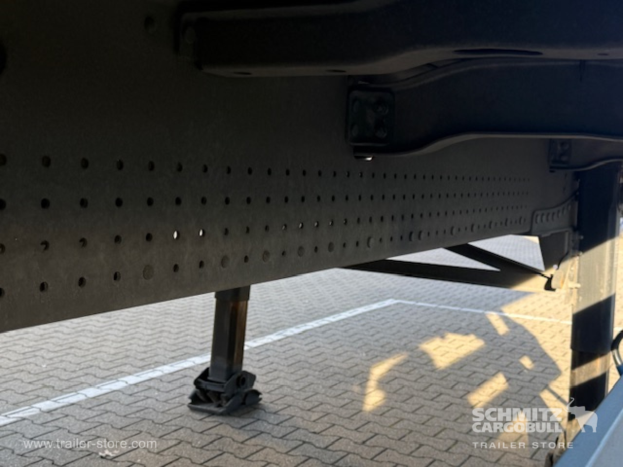 SCHMITZ Oplegger Kasten Standard - نصف مقطورة صندوق مغلق: صورة 3 SCHMITZ Oplegger Kasten Standard - نصف مقطورة صندوق مغلق: صورة 3