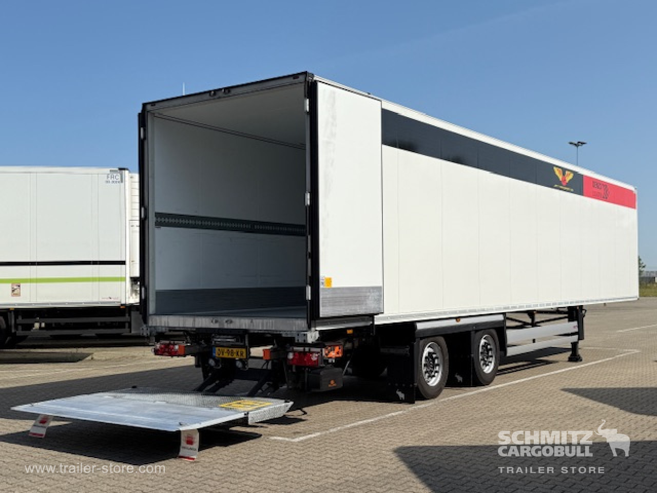 SCHMITZ Oplegger Vries Standard Taillift - نصف مقطورة متساوي الحرارة: صورة 1 SCHMITZ Oplegger Vries Standard Taillift - نصف مقطورة متساوي الحرارة: صورة 1