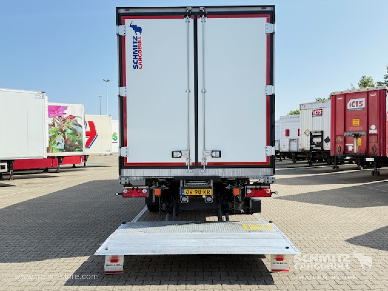SCHMITZ Oplegger Vries Standard Taillift - نصف مقطورة متساوي الحرارة: صورة 3 SCHMITZ Oplegger Vries Standard Taillift - نصف مقطورة متساوي الحرارة: صورة 3