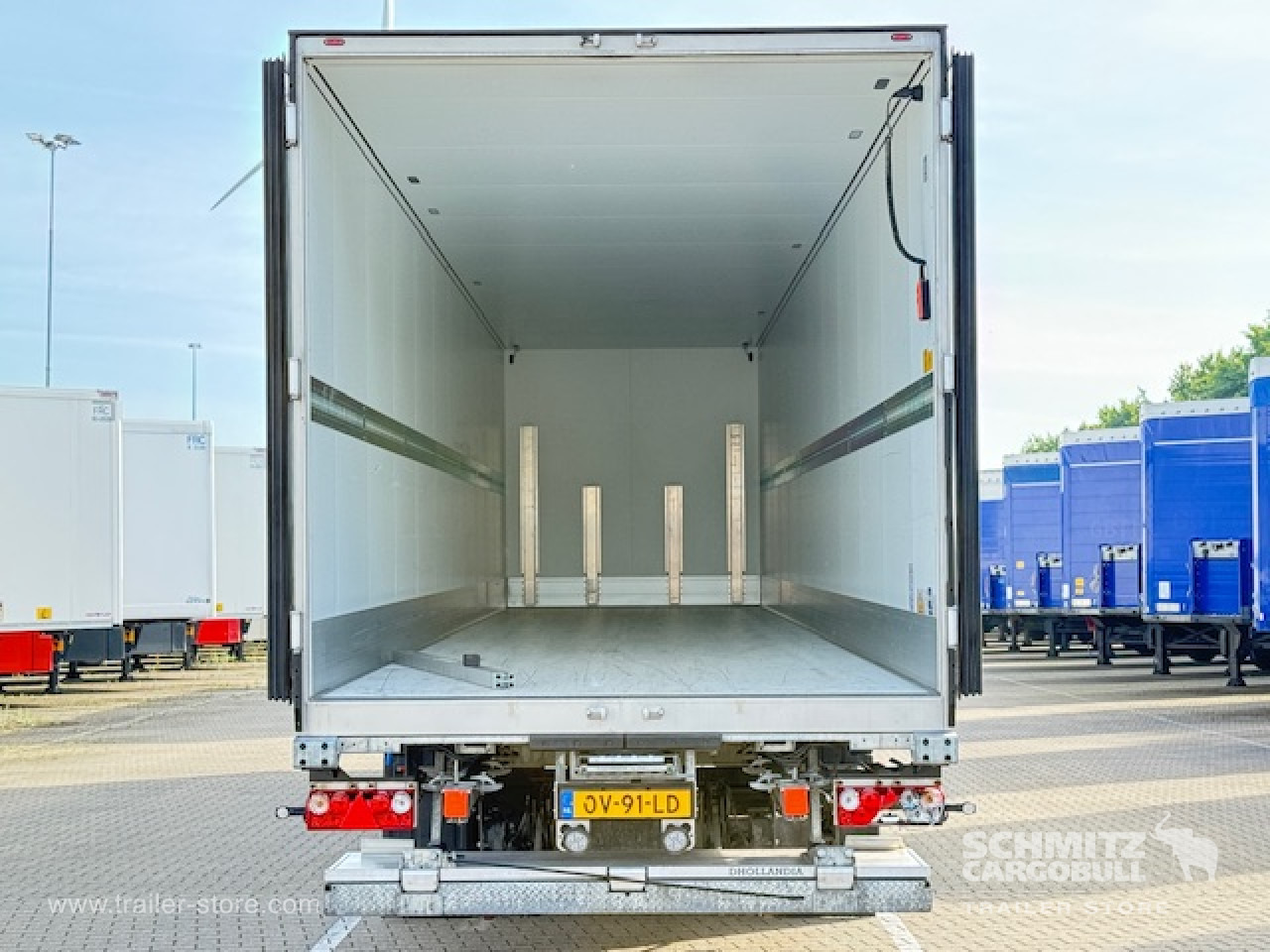 SCHMITZ Oplegger Vries Standard Taillift - نصف مقطورة متساوي الحرارة: صورة 2 SCHMITZ Oplegger Vries Standard Taillift - نصف مقطورة متساوي الحرارة: صورة 2