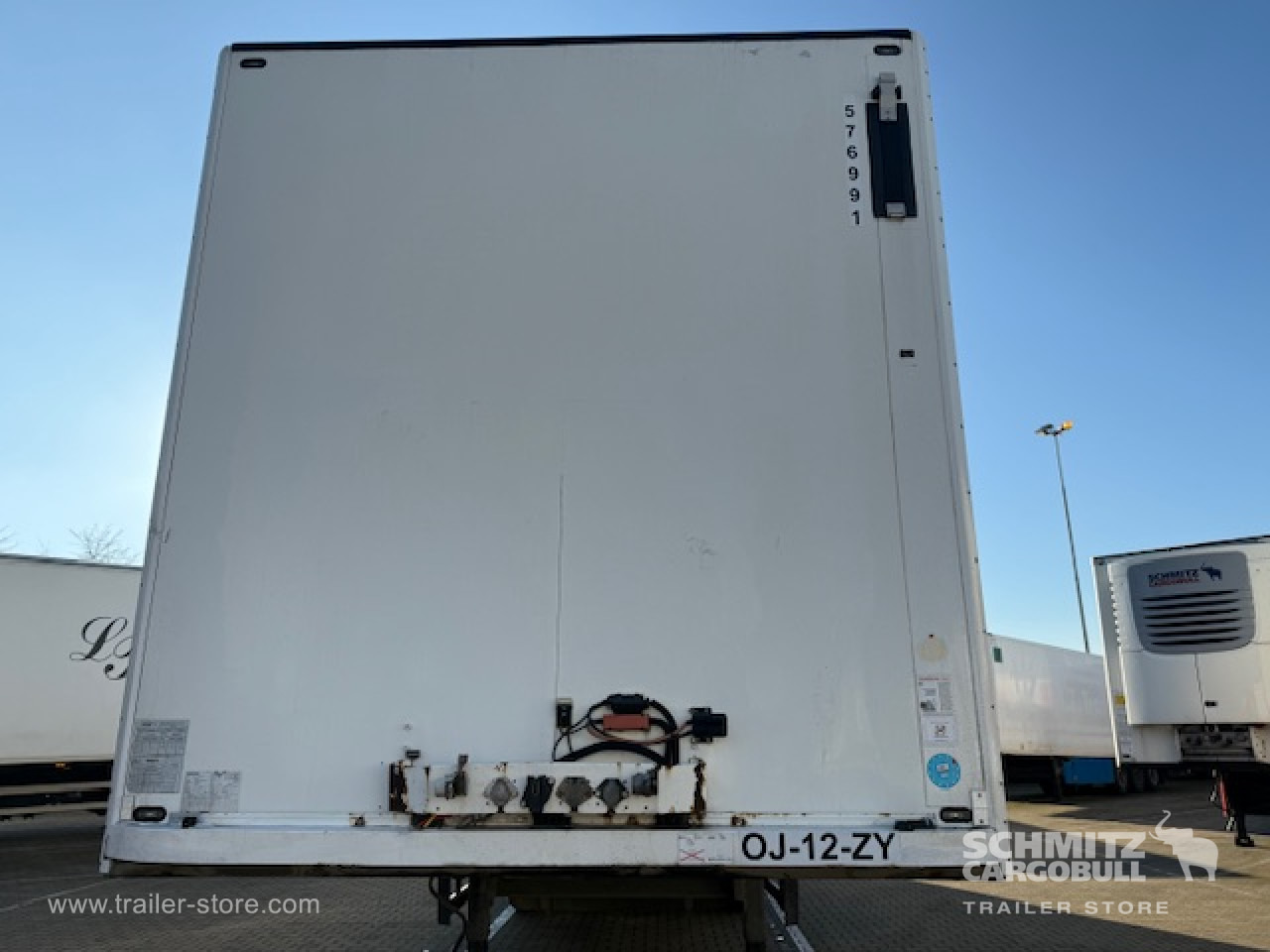 SCHMITZ Oplegger Vries Standard Taillift - نصف مقطورة متساوي الحرارة: صورة 3 SCHMITZ Oplegger Vries Standard Taillift - نصف مقطورة متساوي الحرارة: صورة 3