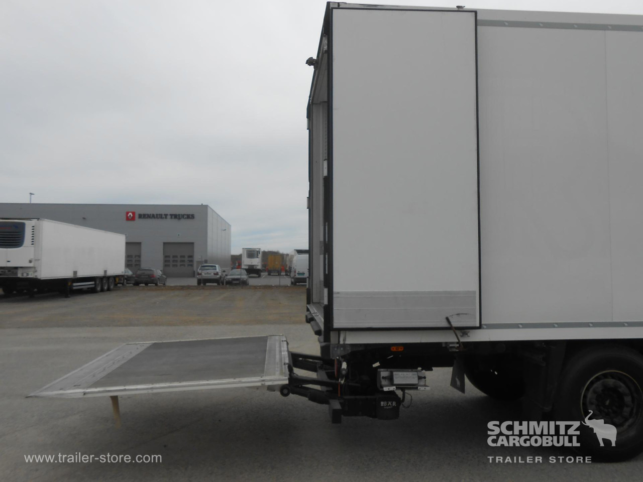 SCHMITZ Reefer Multitemp Taillift - نصف مقطورة متساوي الحرارة: صورة 4 SCHMITZ Reefer Multitemp Taillift - نصف مقطورة متساوي الحرارة: صورة 4