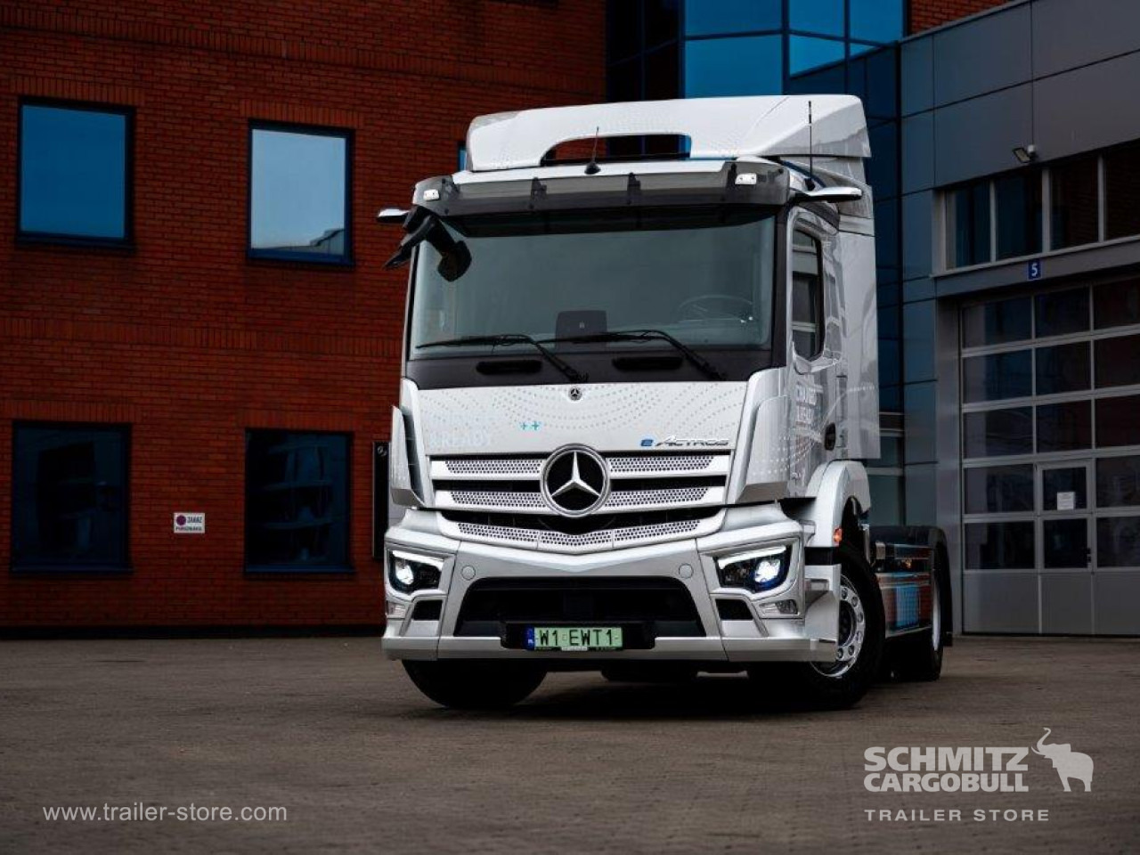 MERCEDES-BENZ Standard tractor unit - وحدة جر: صورة 2 MERCEDES-BENZ Standard tractor unit - وحدة جر: صورة 2