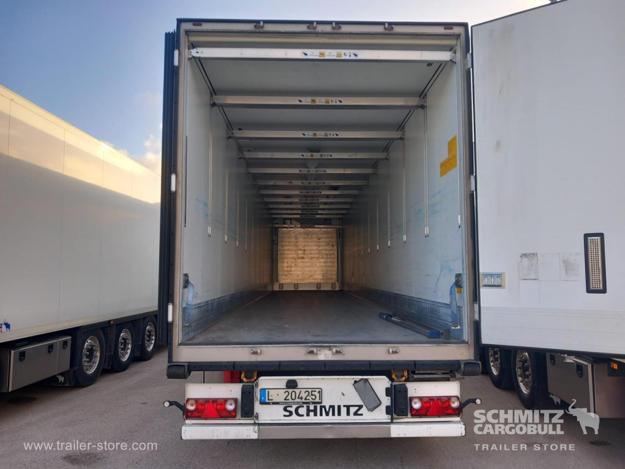 SCHMITZ Reefer Standard Double deck - نصف مقطورة متساوي الحرارة: صورة 2 SCHMITZ Reefer Standard Double deck - نصف مقطورة متساوي الحرارة: صورة 2
