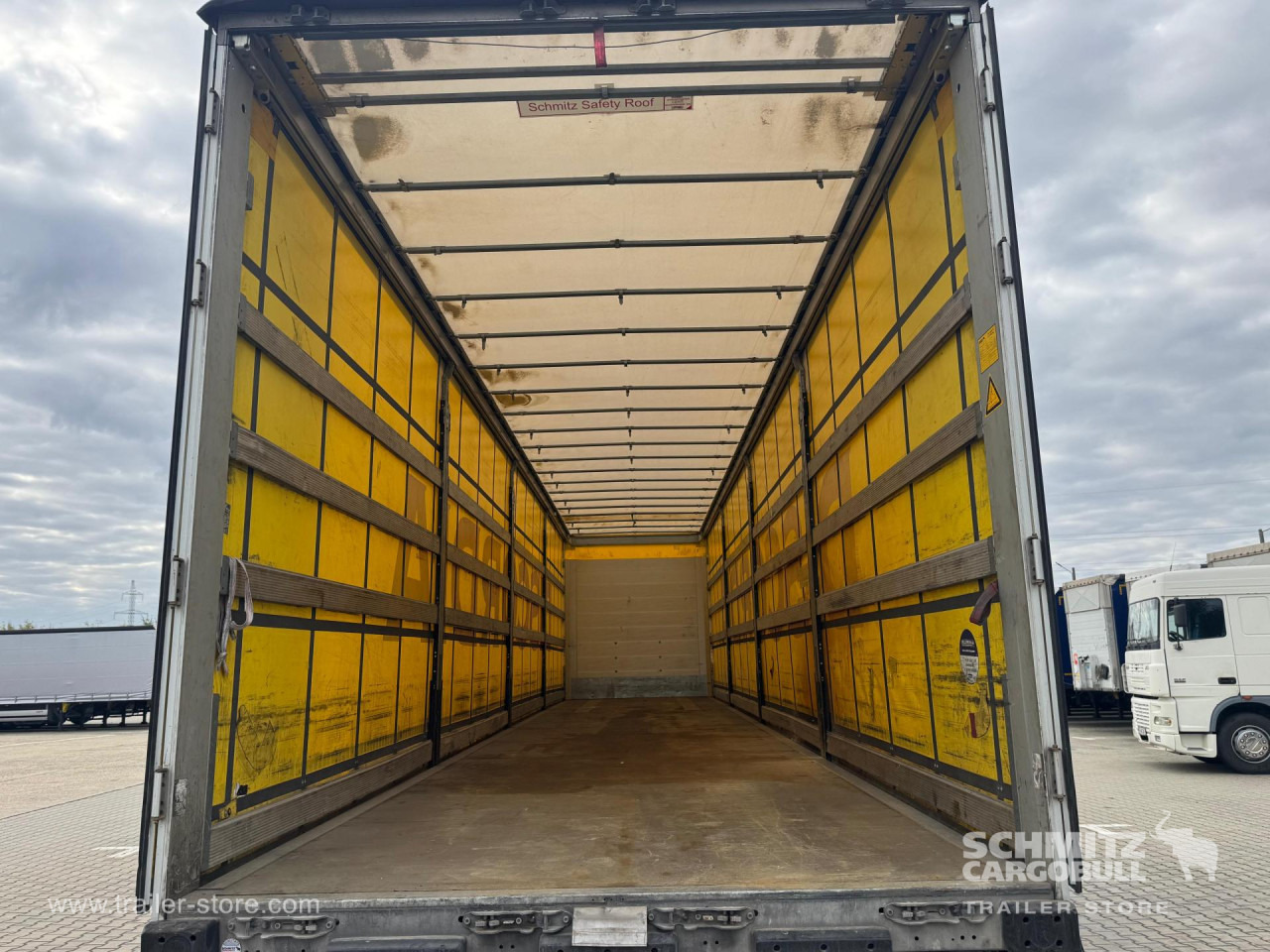 نصف مقطورة ستارة SCHMITZ Curtainsider Standard: صورة 7 نصف مقطورة ستارة SCHMITZ Curtainsider Standard: صورة 7