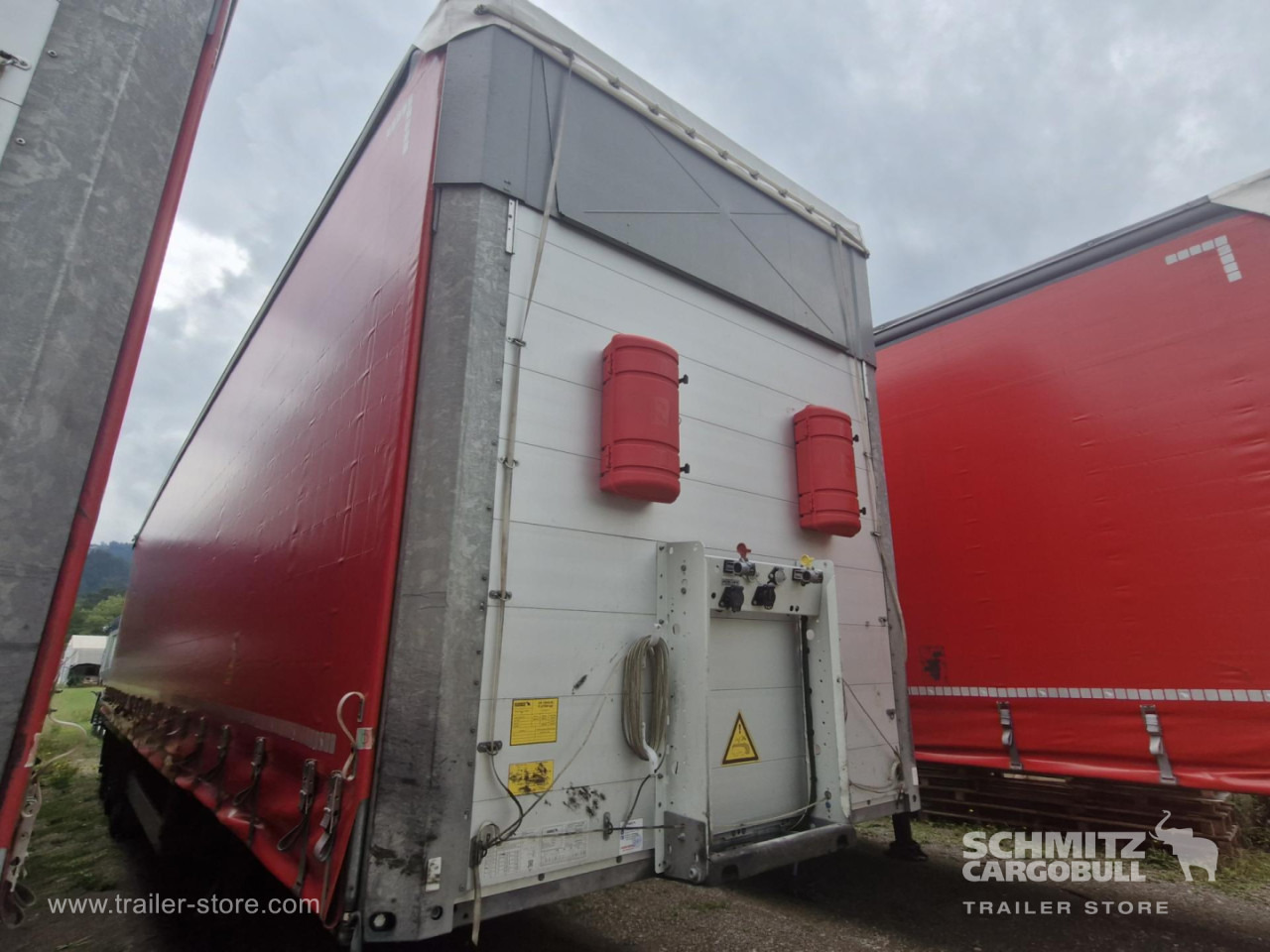 SCHMITZ Curtainsider Varios - نصف مقطورة ستارة: صورة 1 SCHMITZ Curtainsider Varios - نصف مقطورة ستارة: صورة 1