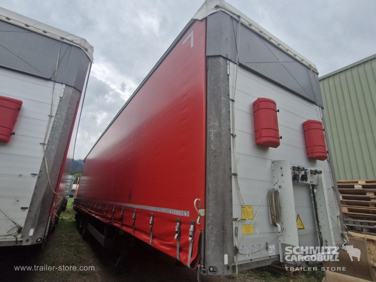 SCHMITZ Curtainsider Varios - نصف مقطورة ستارة: صورة 1 SCHMITZ Curtainsider Varios - نصف مقطورة ستارة: صورة 1