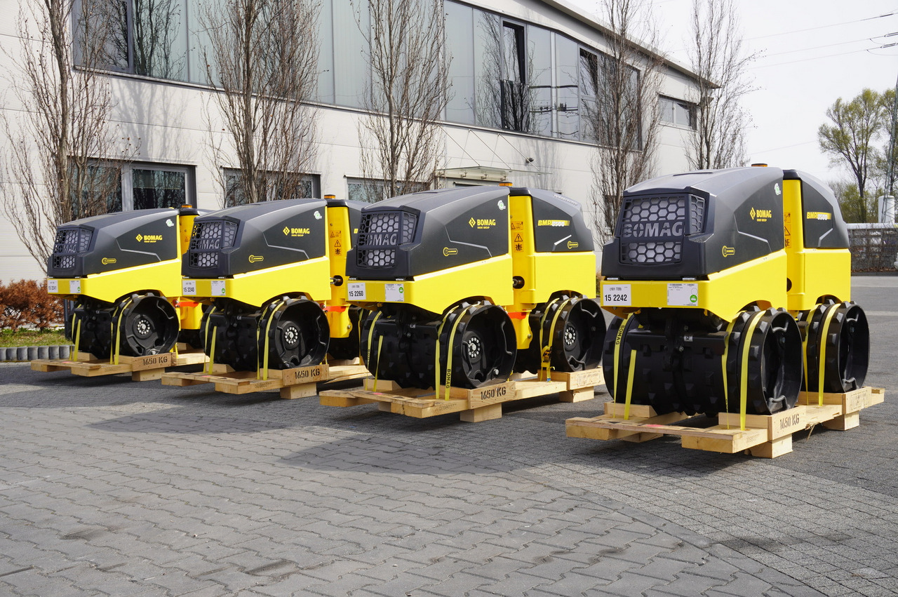 BOMAG BMP 8500 brand-new trench roller / Remote Control / 4 units - مثبت التربة: صورة 1 BOMAG BMP 8500 brand-new trench roller / Remote Control / 4 units - مثبت التربة: صورة 1