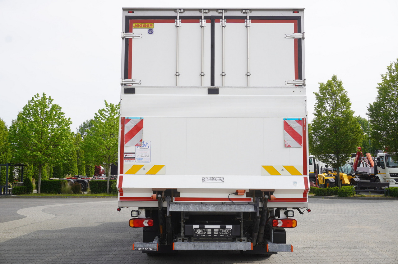 DAF LF 16.260 / Jegger Refrigerator / Carrier Supra 750 / DHOLLANDIA 1500 kg / Sleeper cab - شاحنة الفريزر: صورة 4 DAF LF 16.260 / Jegger Refrigerator / Carrier Supra 750 / DHOLLANDIA 1500 kg / Sleeper cab - شاحنة الفريزر: صورة 4