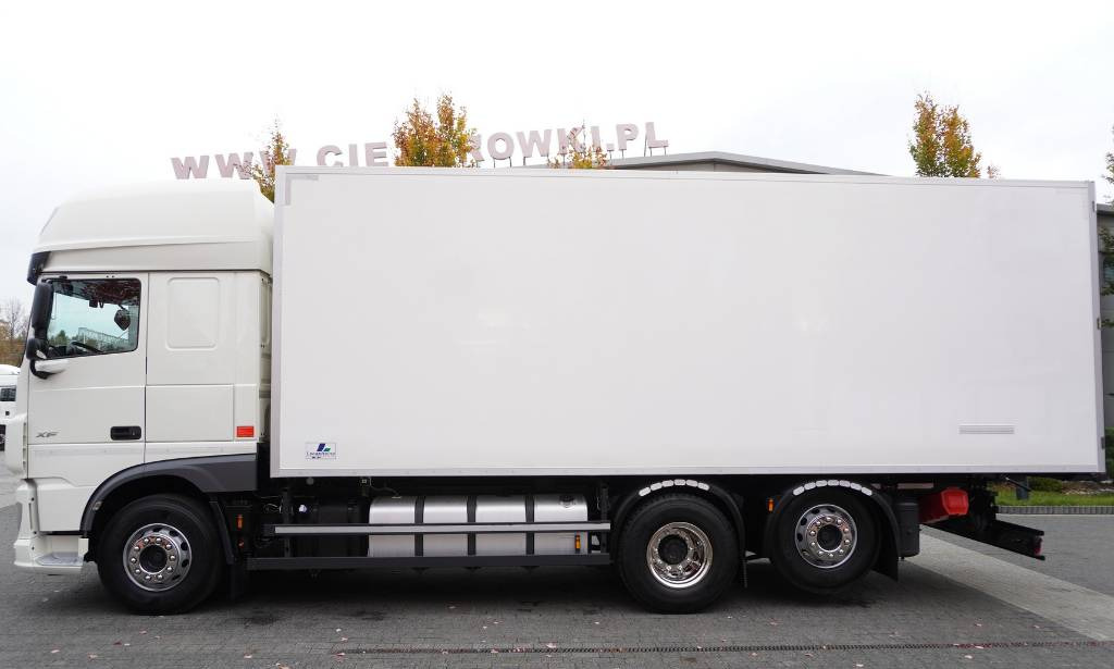 DAF XF 450 6×2 E6 / Refrigerator Lacapitaine / ATP/FRC to 2027 / 18 pallets - شاحنة الفريزر: صورة 4 DAF XF 450 6×2 E6 / Refrigerator Lacapitaine / ATP/FRC to 2027 / 18 pallets - شاحنة الفريزر: صورة 4