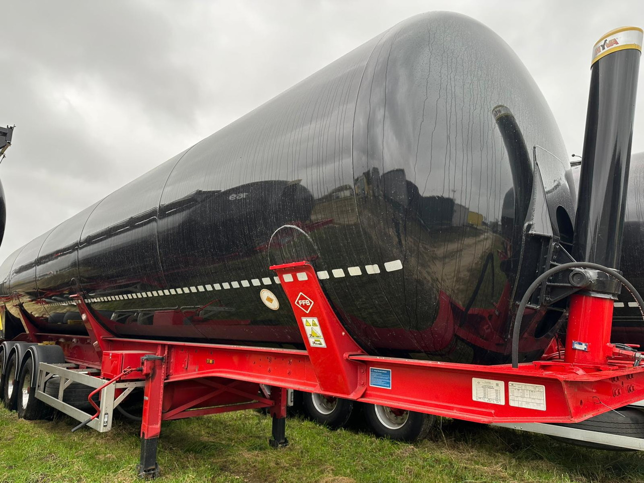 FELDBINDER 334C 15 A-1-1-40 Silo tank / 66 m3 / 2022 / 20 units - بلكر: صورة 3 FELDBINDER 334C 15 A-1-1-40 Silo tank / 66 m3 / 2022 / 20 units - بلكر: صورة 3