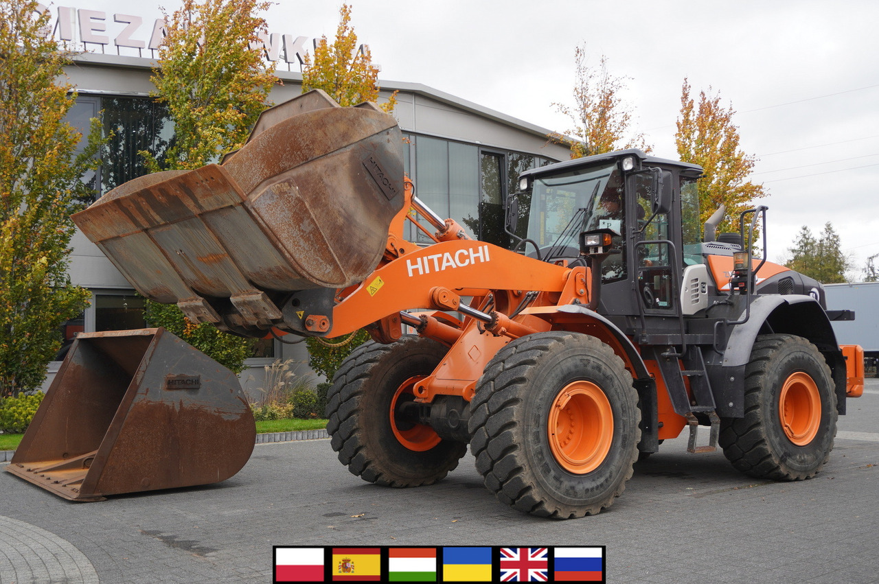 HITACHI ZW220 articulated loader / 2 buckets - اللودر بعجل: صورة 1 HITACHI ZW220 articulated loader / 2 buckets - اللودر بعجل: صورة 1