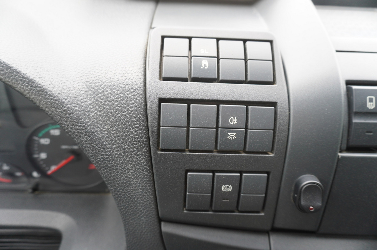 شاحنات مسطحة IVECO Eurocargo 150 E25 / 90 tho. km !!! / Tow truck: صورة 22 شاحنات مسطحة IVECO Eurocargo 150 E25 / 90 tho. km !!! / Tow truck: صورة 22