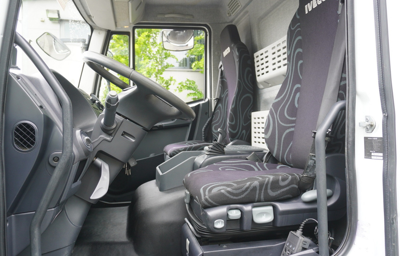 شاحنات مسطحة IVECO Eurocargo 150 E25 / 90 tho. km !!! / Tow truck: صورة 19 شاحنات مسطحة IVECO Eurocargo 150 E25 / 90 tho. km !!! / Tow truck: صورة 19