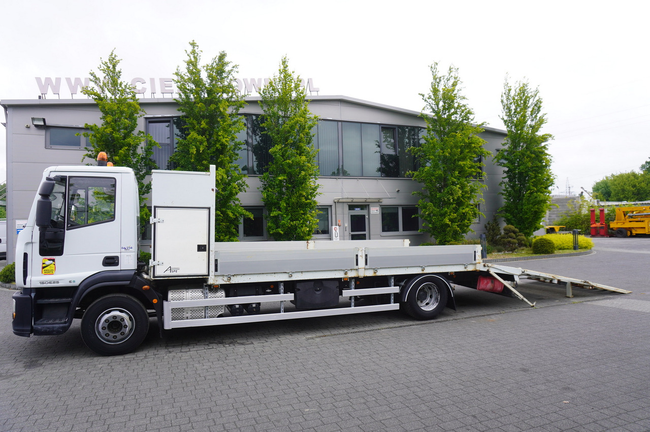شاحنات مسطحة IVECO Eurocargo 150 E25 / 90 tho. km !!! / Tow truck: صورة 12