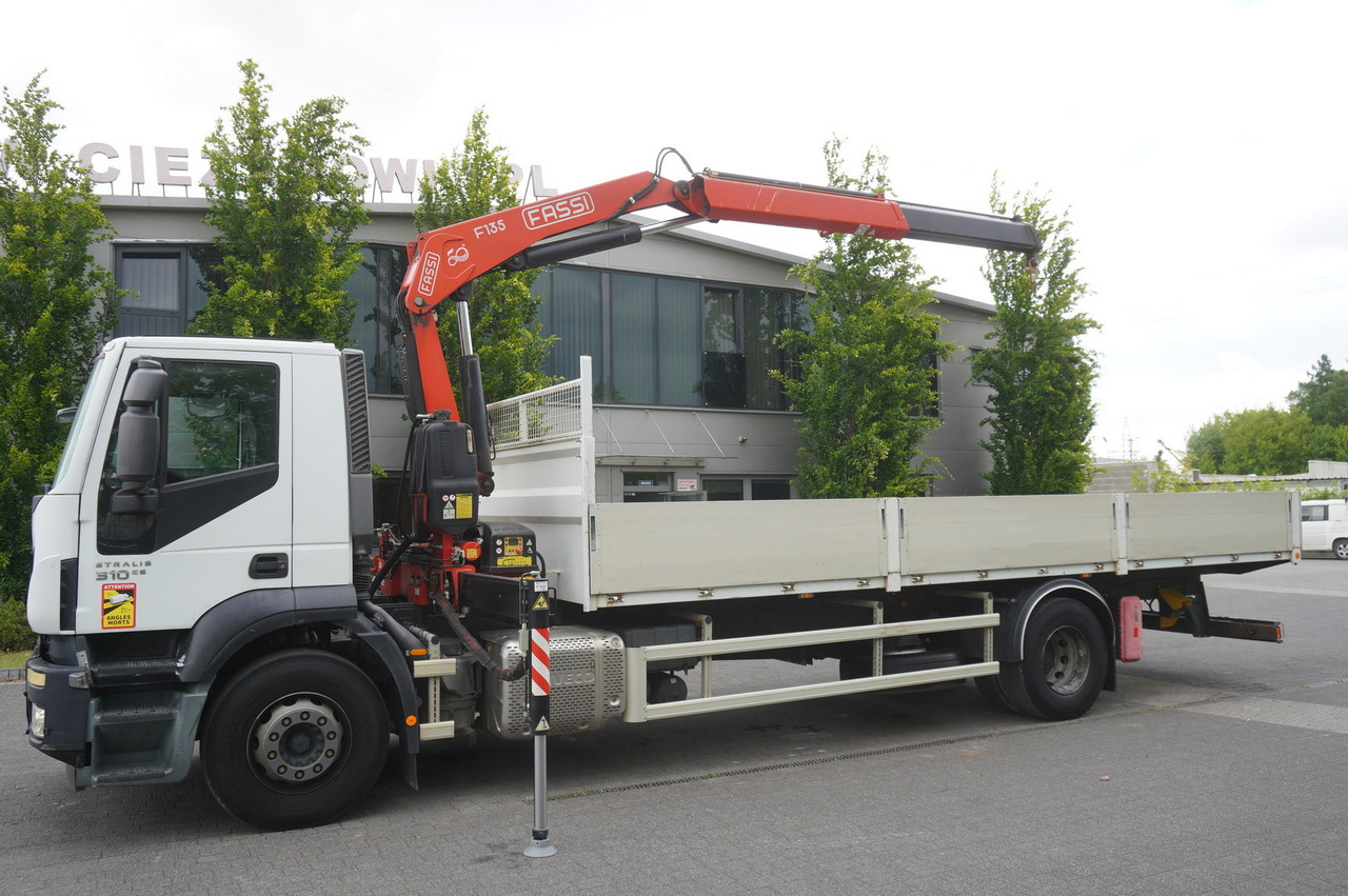 IVECO STRALIS 19.310 E6 / Flatbed 19 EPAL / FASSI F135 / 225 MTH! / 5.7 T - شاحنات مسطحة, شاحنة كرين: صورة 4 IVECO STRALIS 19.310 E6 / Flatbed 19 EPAL / FASSI F135 / 225 MTH! / 5.7 T - شاحنات مسطحة, شاحنة كرين: صورة 4