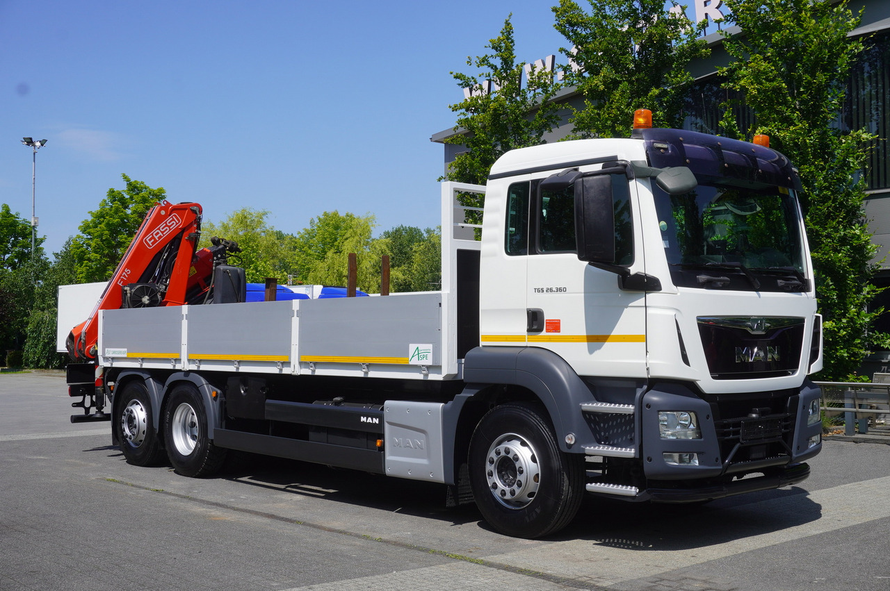 MAN TGS 26.360 Flatbed / Fassi F175 7.7 T / steered 3rd axle - شاحنات مسطحة, شاحنة كرين: صورة 2 MAN TGS 26.360 Flatbed / Fassi F175 7.7 T / steered 3rd axle - شاحنات مسطحة, شاحنة كرين: صورة 2