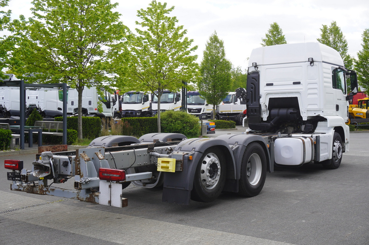 MAN TGS 26.420 / 7.5 m chassis / 14.5 t load cap. / Sleeping cab - شاحنة هيكل كابينة: صورة 4 MAN TGS 26.420 / 7.5 m chassis / 14.5 t load cap. / Sleeping cab - شاحنة هيكل كابينة: صورة 4