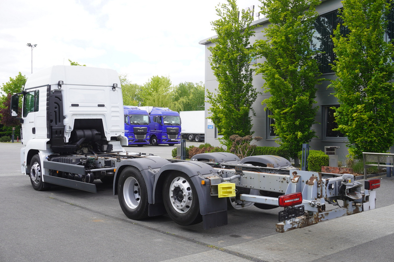MAN TGS 26.420 / 7.5 m chassis / 14.5 t load cap. / Sleeping cab - شاحنة هيكل كابينة: صورة 3 MAN TGS 26.420 / 7.5 m chassis / 14.5 t load cap. / Sleeping cab - شاحنة هيكل كابينة: صورة 3