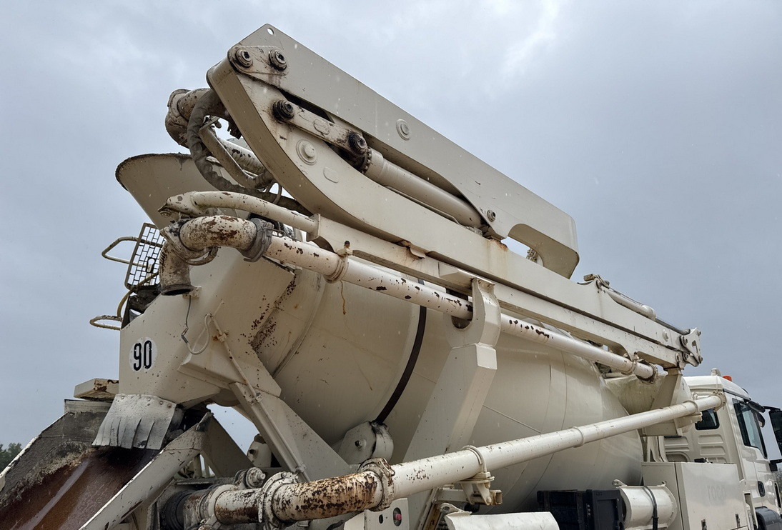شاحنة خلاطة خرسانة MAN TGS 32.400 8x4 Concrete Mixer Pump truck / 426 MTH !!! / 18 meters: صورة 6
