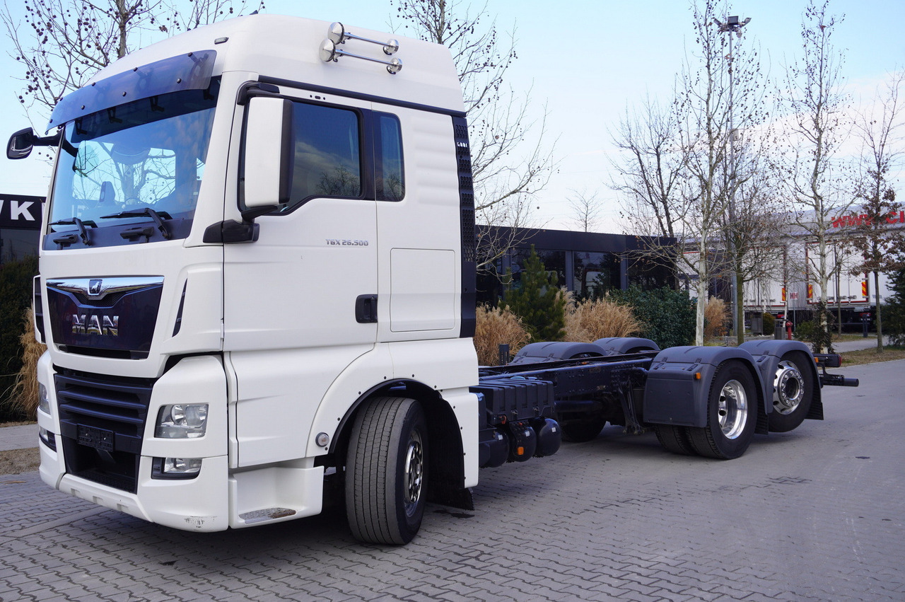 MAN TGX 26,500 / 500 HP / steering 3rd axle / 20 t cap. / Chassis 6.5 m - شاحنة هيكل كابينة: صورة 1 MAN TGX 26,500 / 500 HP / steering 3rd axle / 20 t cap. / Chassis 6.5 m - شاحنة هيكل كابينة: صورة 1