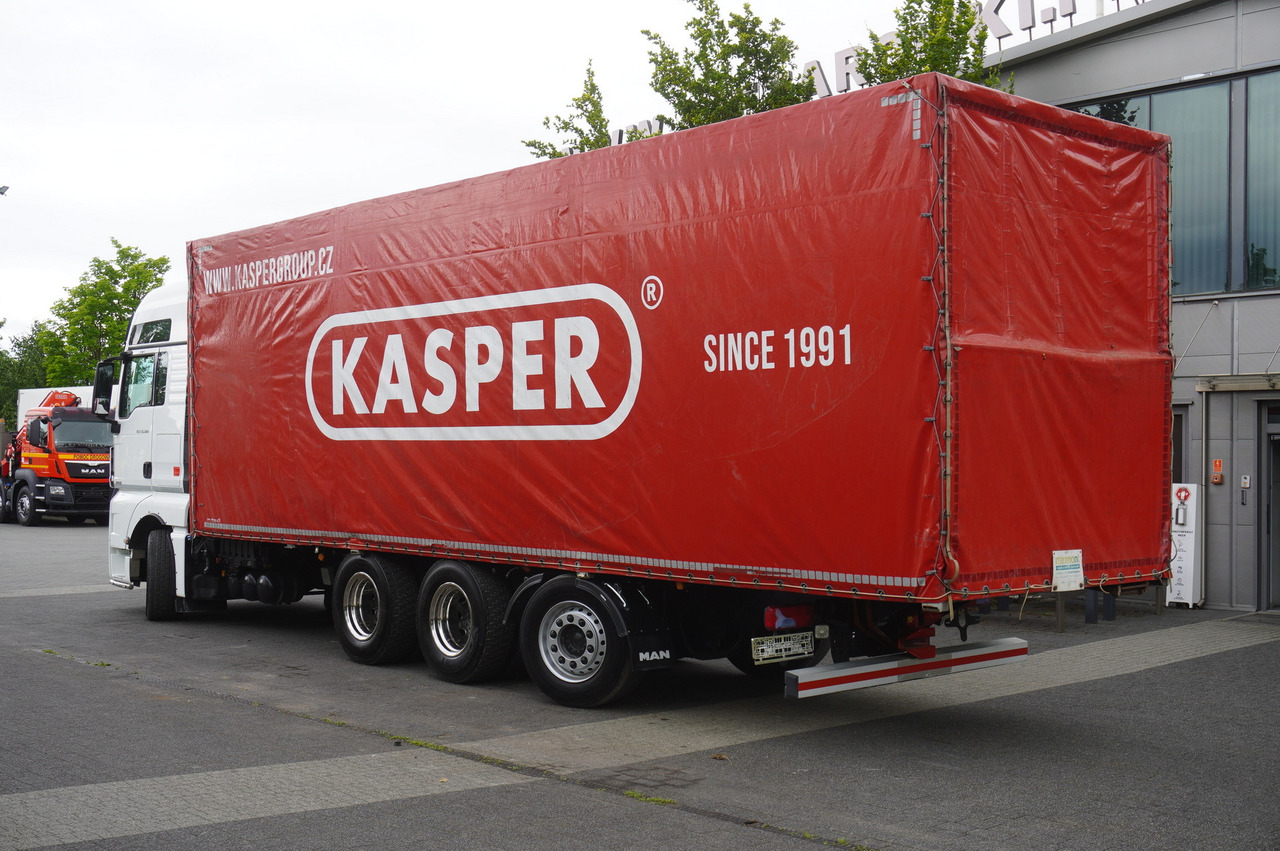 MAN TGX 35.580 E6 8x4 /4 / 23 EPAL tarp superstructure / 4th axle steered - شاحنة ستارة: صورة 3 MAN TGX 35.580 E6 8x4 /4 / 23 EPAL tarp superstructure / 4th axle steered - شاحنة ستارة: صورة 3