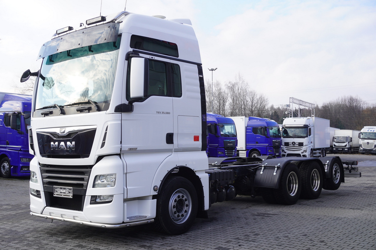 MAN TGX 35.580 E6 8x4/4 - 8.8m chassis frame - شاحنة كرين: صورة 2 MAN TGX 35.580 E6 8x4/4 - 8.8m chassis frame - شاحنة كرين: صورة 2