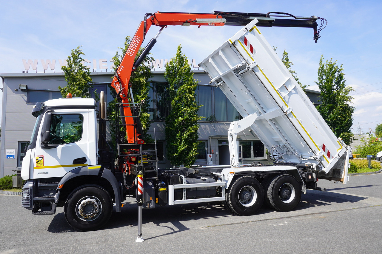 MERCEDES-BENZ AROCS 2636 / Fassi F155A.0.22 crane 6t / 120 tho. km / 3-sided dump truck / 2 x Bordmatic - شاحنة كرين: صورة 5 MERCEDES-BENZ AROCS 2636 / Fassi F155A.0.22 crane 6t / 120 tho. km / 3-sided dump truck / 2 x Bordmatic - شاحنة كرين: صورة 5