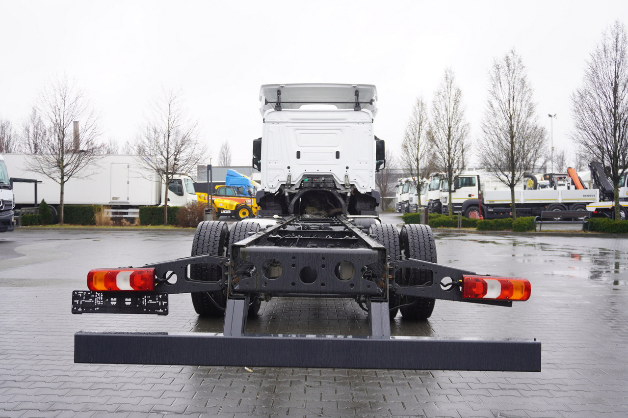 MERCEDES-BENZ Actros 1824 / 9.1 m chassis / sleeping cabin - شاحنة هيكل كابينة: صورة 4 MERCEDES-BENZ Actros 1824 / 9.1 m chassis / sleeping cabin - شاحنة هيكل كابينة: صورة 4