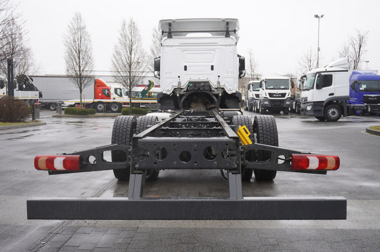 MERCEDES-BENZ Actros 1824 / 9.1 m chassis / sleeping cabin - شاحنة هيكل كابينة: صورة 4 MERCEDES-BENZ Actros 1824 / 9.1 m chassis / sleeping cabin - شاحنة هيكل كابينة: صورة 4