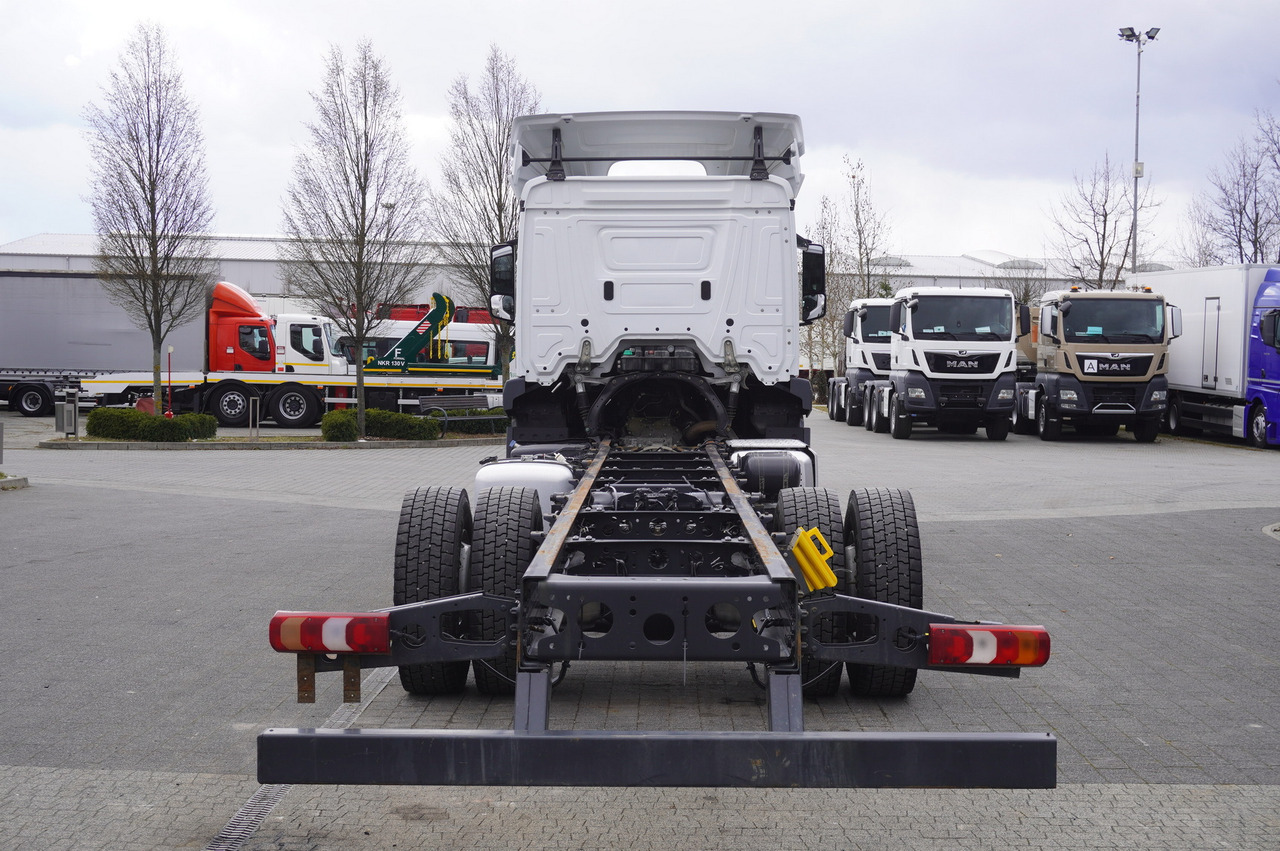 MERCEDES-BENZ Actros 1824 / 9.1 m chassis / sleeping cabin - شاحنة هيكل كابينة: صورة 4 MERCEDES-BENZ Actros 1824 / 9.1 m chassis / sleeping cabin - شاحنة هيكل كابينة: صورة 4