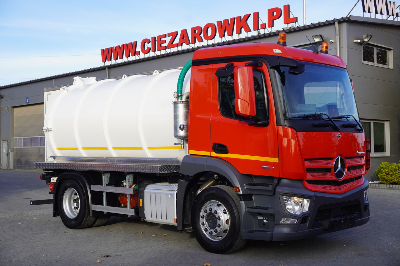 MERCEDES-BENZ Actros 1833 / 260 tho. km / NEW septic tank 11000 l - شاحنة صهريج: صورة 1 MERCEDES-BENZ Actros 1833 / 260 tho. km / NEW septic tank 11000 l - شاحنة صهريج: صورة 1