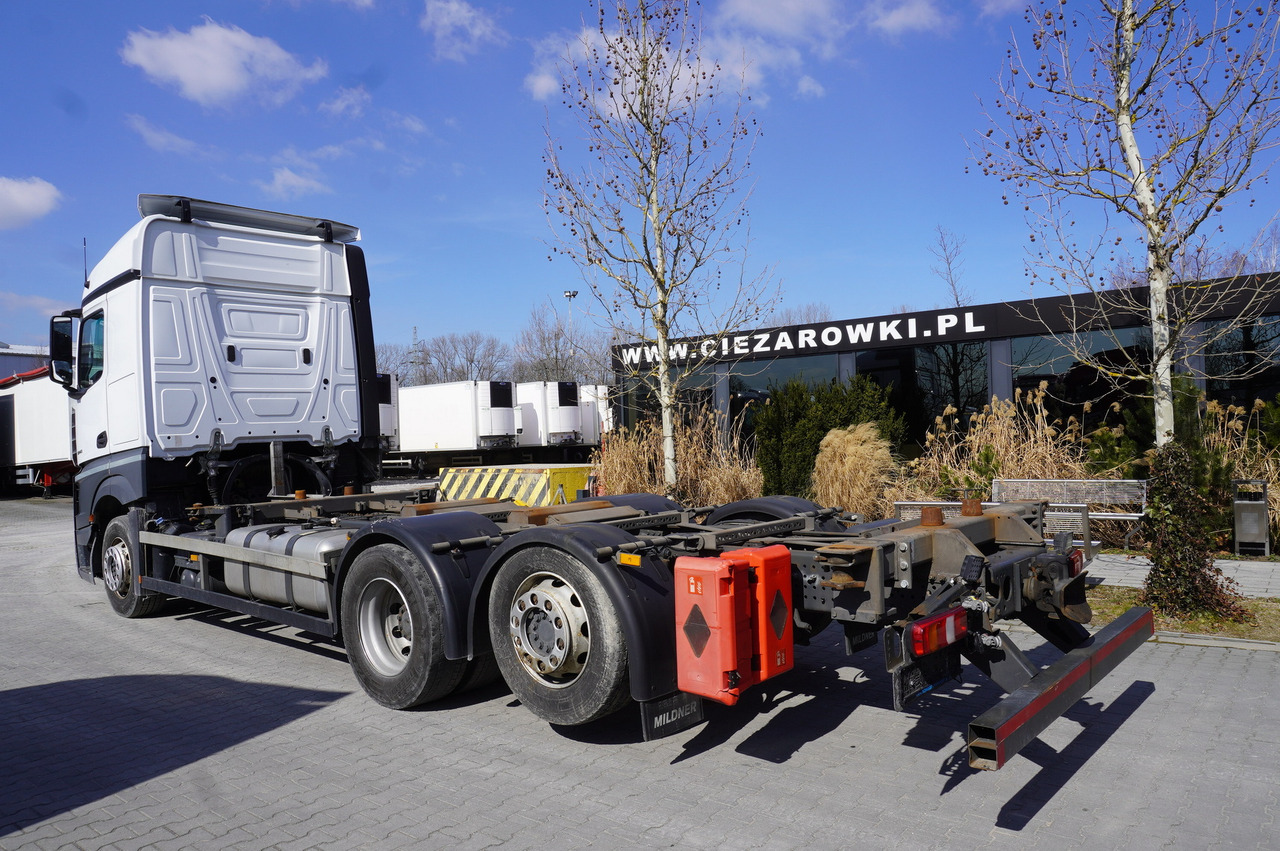 MERCEDES-BENZ Actros 2543 / BDF / Retarder / sleeping cabin - شاحنات الحاويات / جسم علوي قابل للتغيير شاحنة: صورة 3 MERCEDES-BENZ Actros 2543 / BDF / Retarder / sleeping cabin - شاحنات الحاويات / جسم علوي قابل للتغيير شاحنة: صورة 3