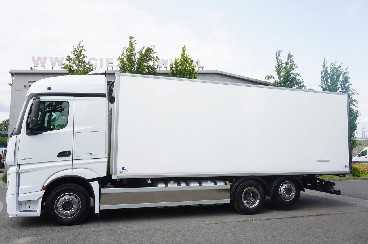 MERCEDES-BENZ Actros 2543 / Lecapitaine Refrigerator Multitemperature / Carrier Supra 950 MT - شاحنة الفريزر: صورة 2 MERCEDES-BENZ Actros 2543 / Lecapitaine Refrigerator Multitemperature / Carrier Supra 950 MT - شاحنة الفريزر: صورة 2