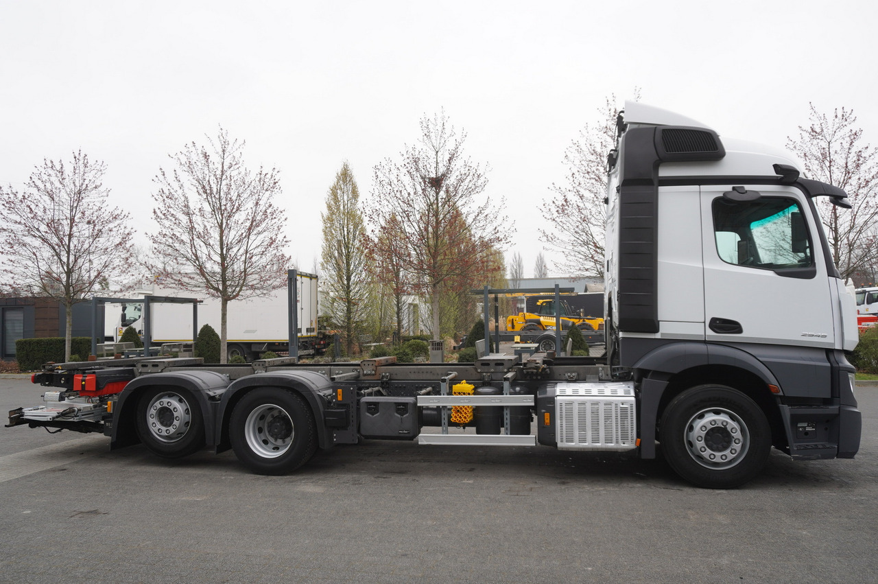 MERCEDES-BENZ Actros 2545 6×2 MP5 / ADR / several units - شاحنات الحاويات / جسم علوي قابل للتغيير شاحنة: صورة 2 MERCEDES-BENZ Actros 2545 6×2 MP5 / ADR / several units - شاحنات الحاويات / جسم علوي قابل للتغيير شاحنة: صورة 2