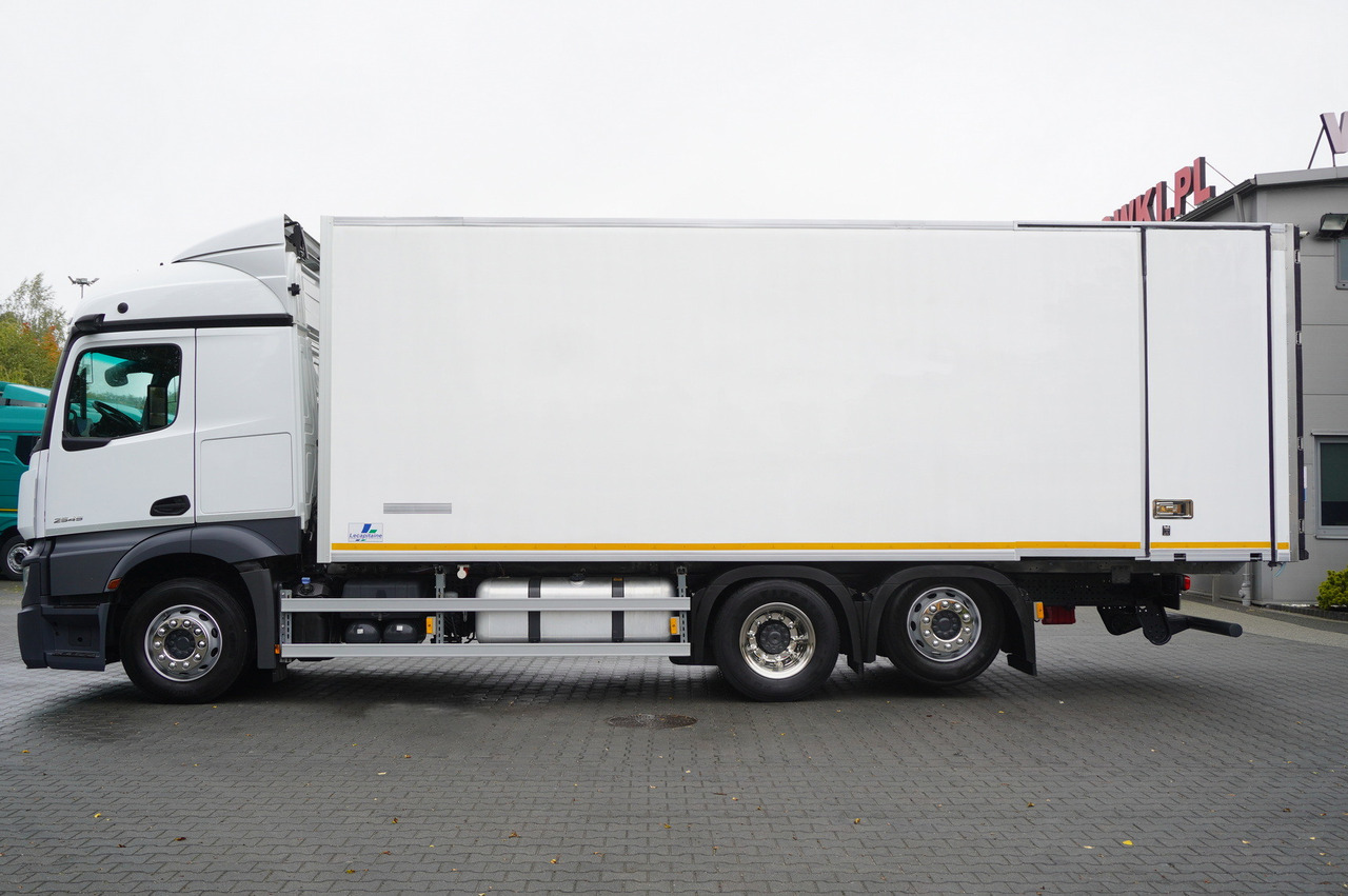 MERCEDES-BENZ Actros 2545 MP5 / Lecapitaine 18 EPAL refrigerator / Bitemperature / Carrier Supra 850 MT / ADR AT - شاحنة الفريزر: صورة 2 MERCEDES-BENZ Actros 2545 MP5 / Lecapitaine 18 EPAL refrigerator / Bitemperature / Carrier Supra 850 MT / ADR AT - شاحنة الفريزر: صورة 2