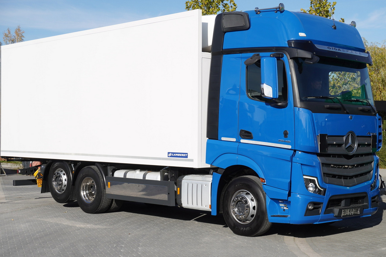 MERCEDES-BENZ Actros 2548 E6 / GIGA / Cab Lounge chair / Lamberet Refrigerator / Carrier Supra 950 - شاحنة الفريزر: صورة 2 MERCEDES-BENZ Actros 2548 E6 / GIGA / Cab Lounge chair / Lamberet Refrigerator / Carrier Supra 950 - شاحنة الفريزر: صورة 2