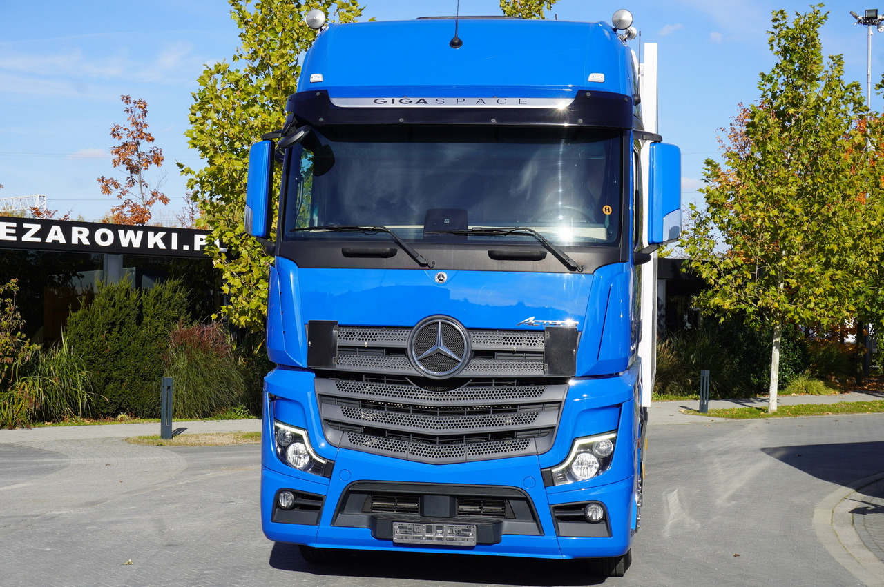MERCEDES-BENZ Actros 2548 E6 / GIGA / Cab Lounge chair / Lamberet Refrigerator / Carrier Supra 950 - شاحنة الفريزر: صورة 5 MERCEDES-BENZ Actros 2548 E6 / GIGA / Cab Lounge chair / Lamberet Refrigerator / Carrier Supra 950 - شاحنة الفريزر: صورة 5