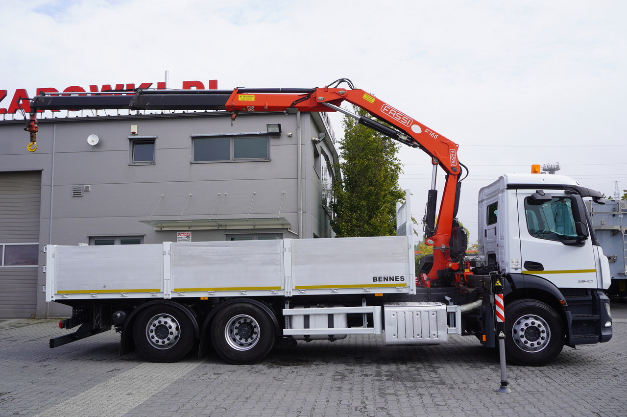 MERCEDES-BENZ Antos 2540 / Flatbed 15 EPAL / Fassi F165 / 6.1 t / 8 m reach / remote control / rotator / 1600 MTH / steered axle - شاحنة كرين: صورة 2 MERCEDES-BENZ Antos 2540 / Flatbed 15 EPAL / Fassi F165 / 6.1 t / 8 m reach / remote control / rotator / 1600 MTH / steered axle - شاحنة كرين: صورة 2
