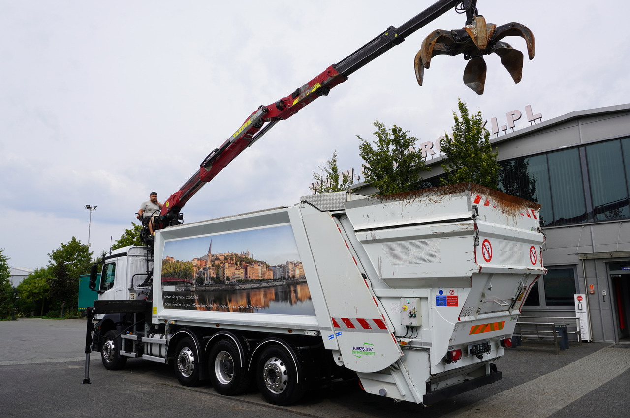 MERCEDES-BENZ Antos 3240 8x2 / Tajfun 5T crane / Farid Industries garbage truck/ 3 steered axles - شاحنة الشفط: صورة 2 MERCEDES-BENZ Antos 3240 8x2 / Tajfun 5T crane / Farid Industries garbage truck/ 3 steered axles - شاحنة الشفط: صورة 2