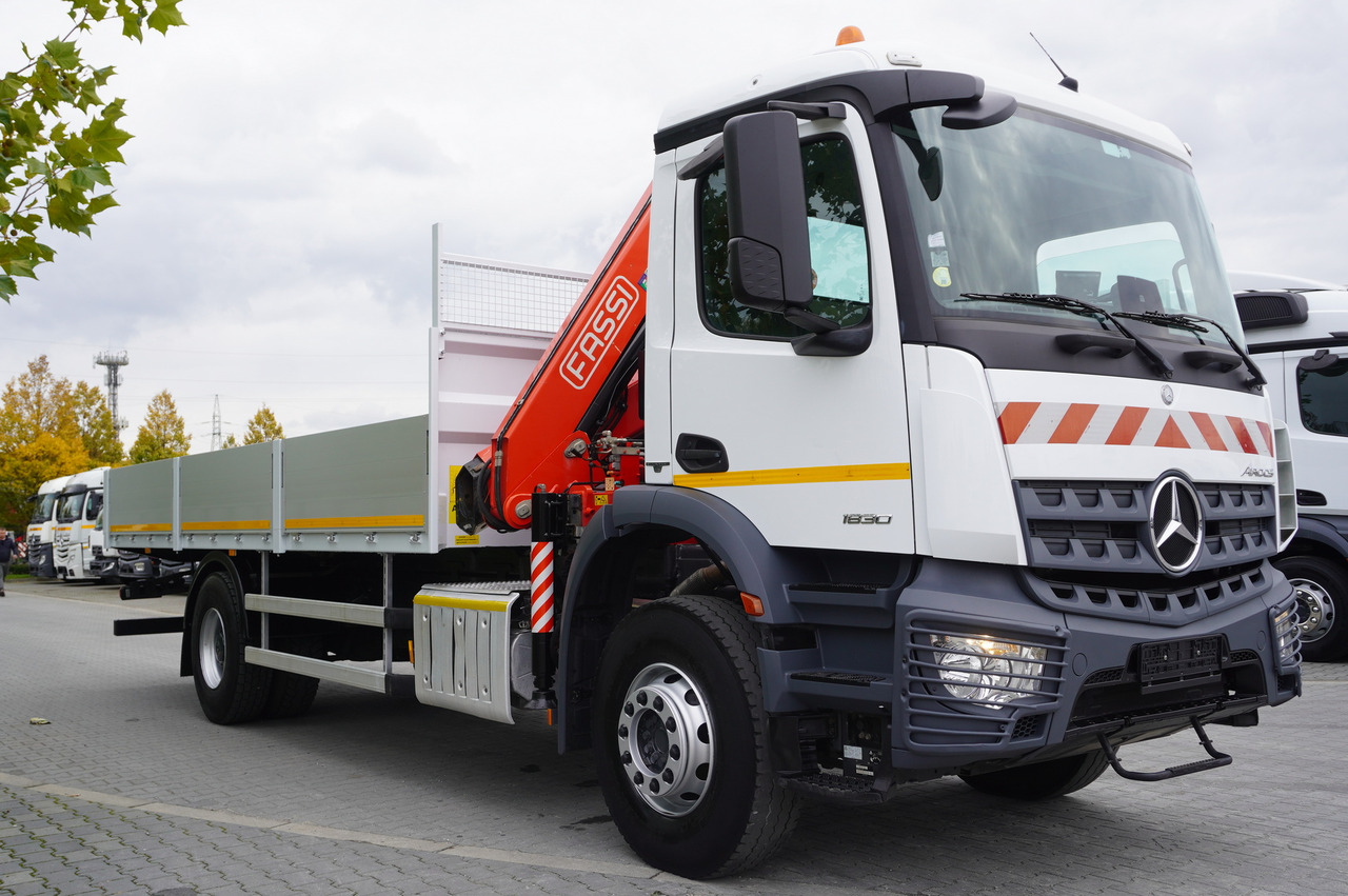 MERCEDES-BENZ Arocs 1830 / Flatbed 16 EPAL / HDS Fassi 155 / Reach 8 m / Load capacity 6160 kg - شاحنات مسطحة, شاحنة كرين: صورة 2 MERCEDES-BENZ Arocs 1830 / Flatbed 16 EPAL / HDS Fassi 155 / Reach 8 m / Load capacity 6160 kg - شاحنات مسطحة, شاحنة كرين: صورة 2