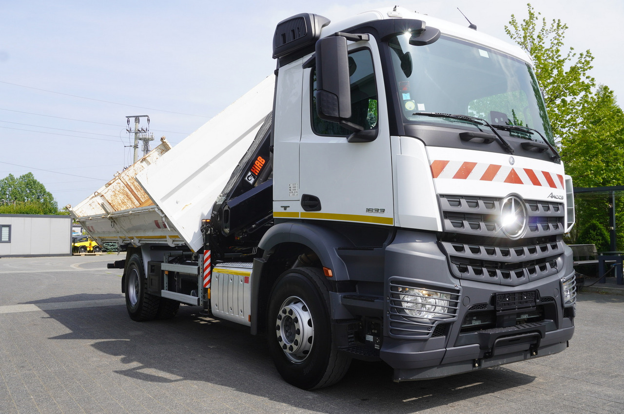 شاحنة قلاب, شاحنة كرين MERCEDES-BENZ Arocs 1833 / 87,000 km!!! / Hds HIAB X-DUO 128 B-2 / three-sided tipper: صورة 16